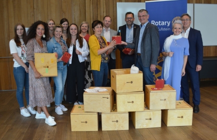 Übergabe der Mathekisten an die Kindergärten in Kufstein - Foto: Carmen Kleinheinz